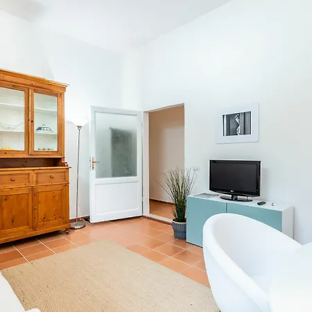 Porta Romana House *